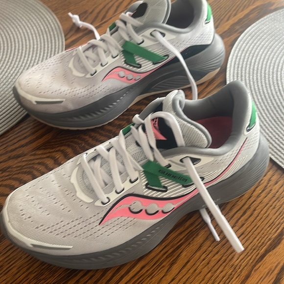 Saucony Guide 16 - Picture 2 of 4